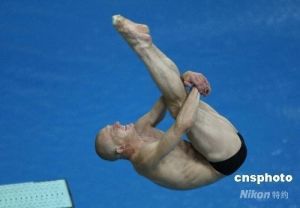 8月18日，北京奥运会跳水男子3米跳板预赛在国家游泳中心“水立方”进行，俄罗斯实力派选手萨乌丁顺利晋级。     中新社发 杜洋 摄