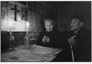 老夫妇的晚祷 山东 中国1993
