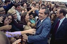 因结束越战有功而连任的尼克松因此事垮台
