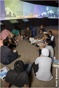 2011年5月，雅加达科技营（TechCamp Jakarta)召集技术专家和公民社会组织，就如何利用数字媒体应对全球性挑战集思广益。