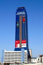 “巴林国际赛道”句型户外广告
