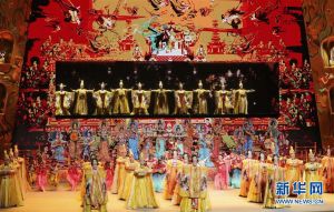 5月14日晚，“一带一路”国际合作高峰论坛文艺演出《千年之约》在北京国家大剧院举行。这是演员在表演节目《千年之约》。