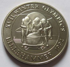 官方发布的纪念币

