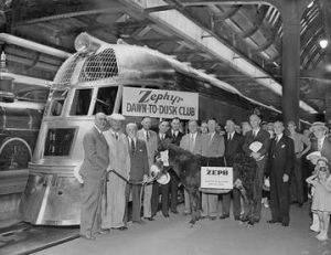 1934年5月26日乘坐”黎明至黄昏破折号“抵达芝加哥的乘客合影